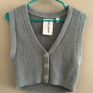 Cropped sleeveless sweater
